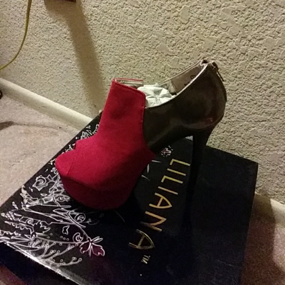 Shoe - Picture 1 of 1